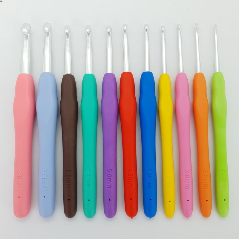 11 pcs Crochet Hook Set with Accessories And Case (2.0mm-8.0mm) Green